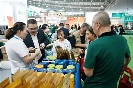 我與中部農(nóng)博會(huì)的24年 | 集團(tuán)公司副董事長吳浩人：連續(xù)24年參加，進(jìn)行品牌展示與新品推廣