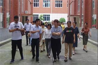 中國人民大學(xué)茶道哲學(xué)研究所湖南茶文化考察團(tuán)一行赴集團(tuán)白沙溪茶廠、益陽茶廠、君山茶業(yè)考察調(diào)研